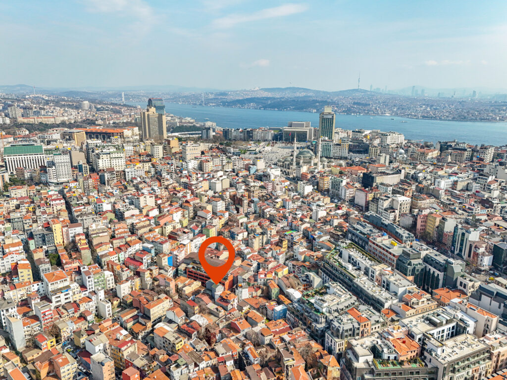 DJI 20260306140215 0076 D kopya Taksim'de Kiralık 700 m² 6 Katlı Komple Ticari Bina