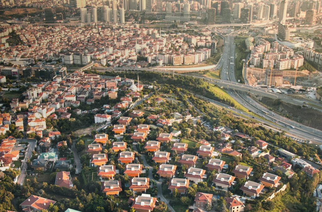 ev fiyatları neden sürekli artıyor?